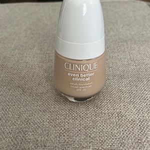 Clinique - even better clinical serum foundation spf25
